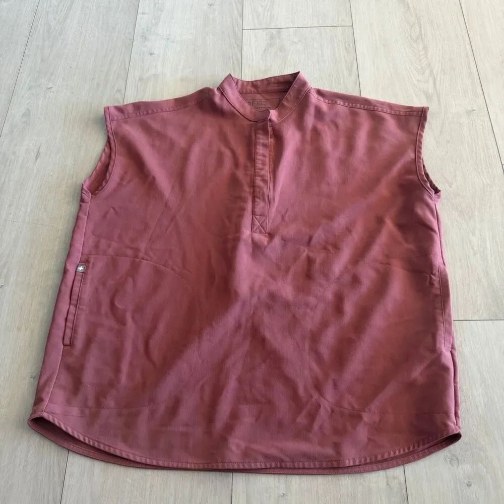 Figs womens scrubs top size m